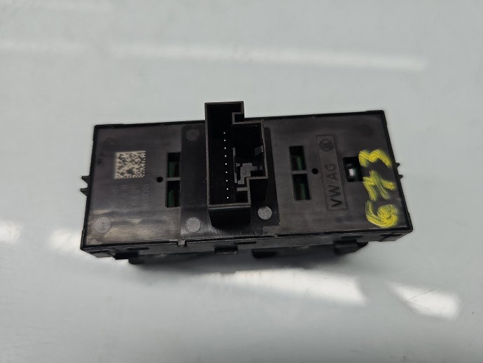 Butoane comanda geamuri sofer Volkswagen Passat B8 (3G2) [Fabr 2015-prezent] 5G0959857D