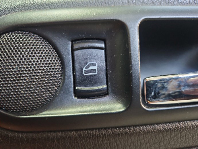 Buton geam dreapta spate Volkswagen Passat B5.5 (3B3) [Fabr 2000-2004] OEM