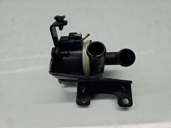 Pompa recirculare apa AUDI A4 (8K2, B8) [Fabr 2008-2015] 5N0965561A 2.0 TDI CJCD 110KW / 150CP