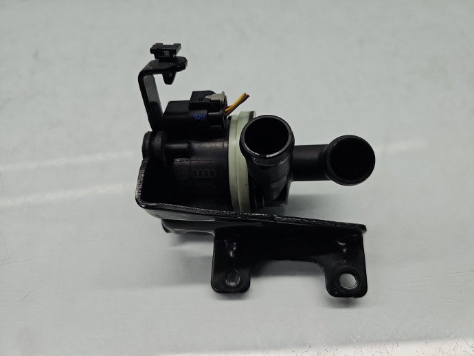 Pompa recirculare apa AUDI A5 (8T3) [Fabr 2007-2015] 5N0965561A 2.0 TDI CJCD 110KW / 150CP