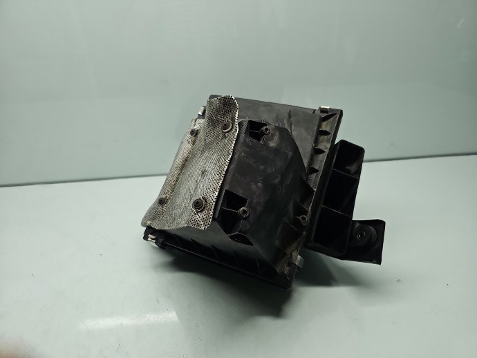 Carcasa filtru aer Volkswagen Passat B5.5 (3B3) [Fabr 2000-2004] OEM 1.9 TDI AWX 96KW / 131CP