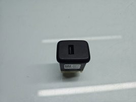 Conector auxiliar USB Opel Corsa E [Fabr 2014-prezent] 13596807