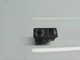Conector auxiliar USB Bmw 3 (F30) [Fabr 2012-2017] 9229246-03
