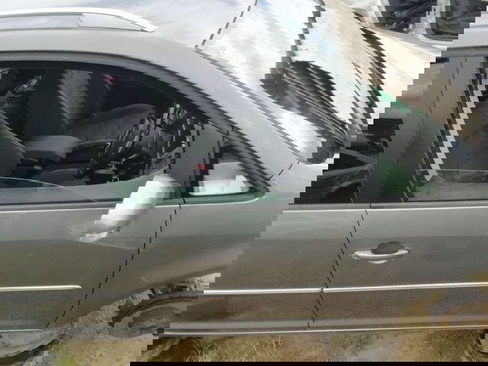 Usa dreapta fata Volkswagen Touran 2.0 BKD LD7S 2003-2010