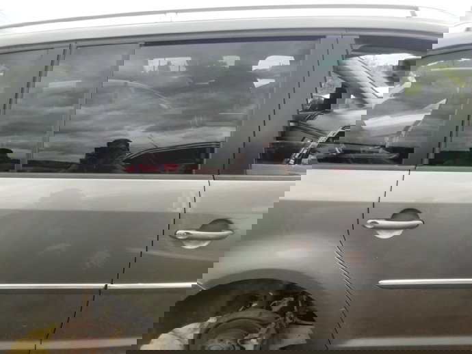 Usa dreapta spate Volkswagen Touran 2.0 BKD LD7S 2003-2010