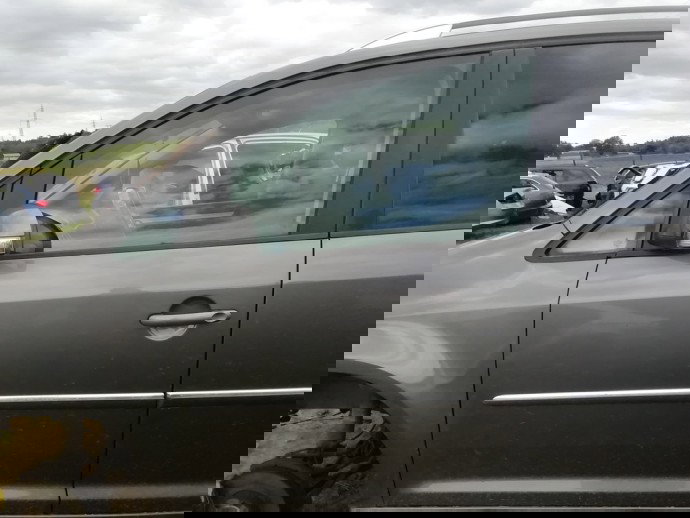 Usa stanga fata Volkswagen Touran 2.0 BKD LD7S 2003-2010