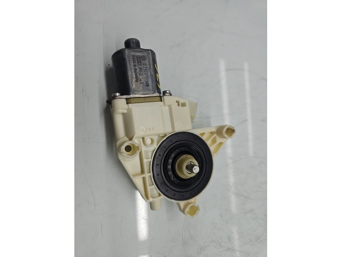 Motoras geam stanga spate Mercedes Clasa C (W204) [Fabr 2007-2014] Sedan AMG A2048200542