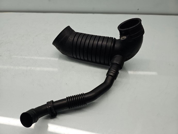 Tub admisie aer Volkswagen Passat B5.5 (3B3) [Fabr 2000-2004] 3B0129615L 2.0 TDI AVB 74KW / 101CP