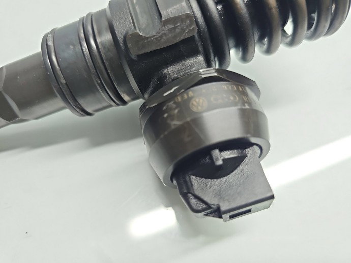 Injector Volkswagen Golf 4 (1J1) [Fabr 1997-2004] 038130073AJ 1.9 TDI AWX 96KW / 131CP
