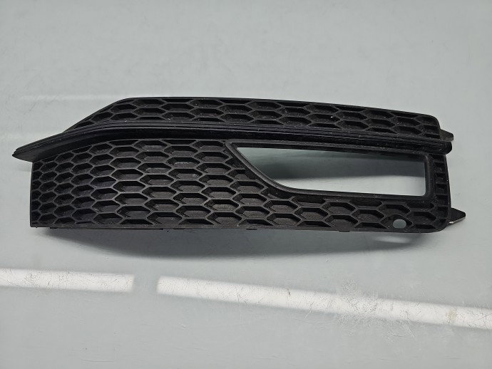 Grila proiector dreapta AUDI A4 (8K2, B8) [Fabr 2008-2015] Sedan S-line, Quattro 8K0807682M