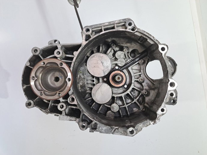 Cutie viteze manuala 6 trepte Volkswagen Passat B6 (3C2) [Fabr 2005-2010] 2.0 TDI BMM JLU 103KW / 140CP