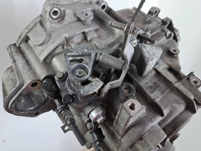 Cutie viteze manuala 6 trepte Volkswagen Golf 5 (1K1) [Fabr 2004-2008] 2.0 TDI BMM JLU 103KW / 140CP