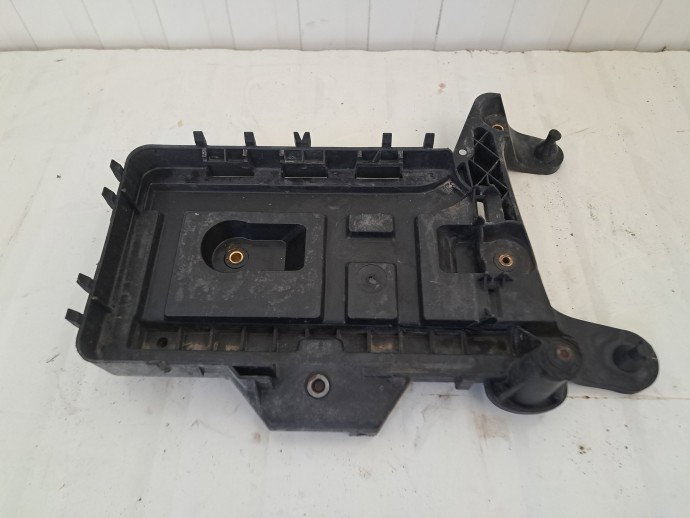 Suport baterie Volkswagen Golf 5 Plus (5M1) [Fabr 2005-2008] OEM 1.9 TDI BLS 77KW / 105CP