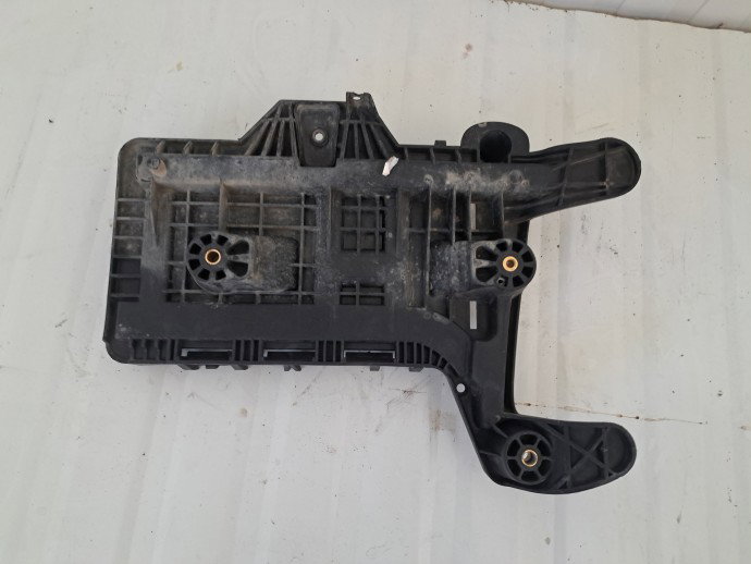 Suport baterie Volkswagen Golf 5 Plus (5M1) [Fabr 2005-2008] OEM 1.9 TDI BLS 77KW / 105CP