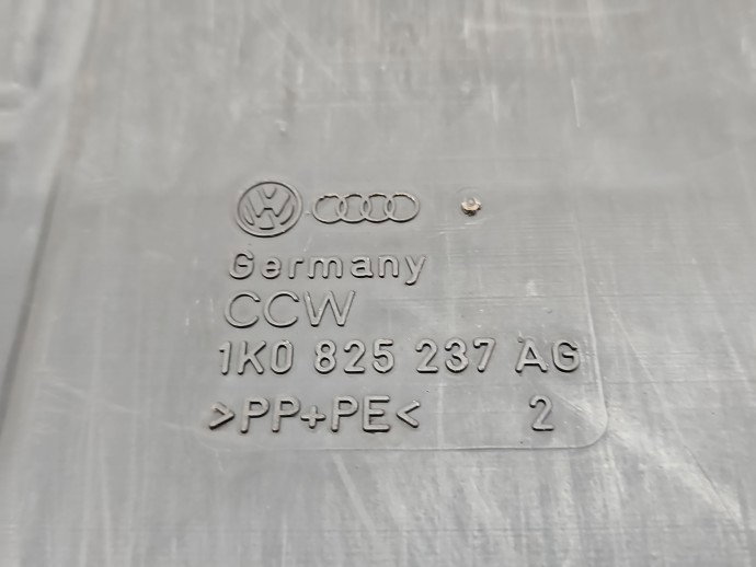 Scut motor Volkswagen Golf 6 Plus (521) [Fabr 2009-2013] 1K0825237AG