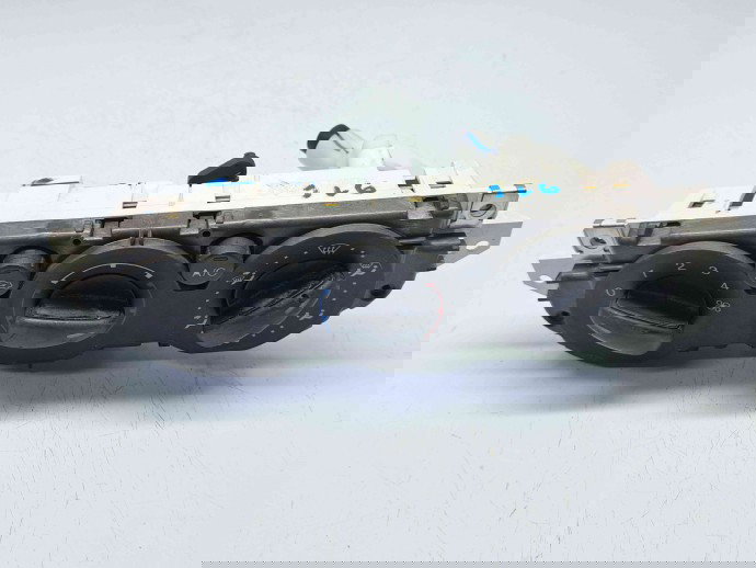  Panou comanda clima Ford Focus 2 (DA) [Fabr 2004-2012] 69607003