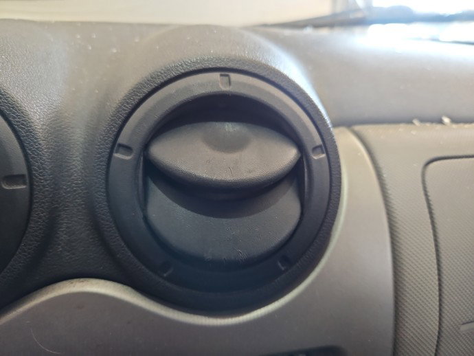 Grila aerisire centrala dreapta Dacia Sandero [Fabr 2008-2012] OEM