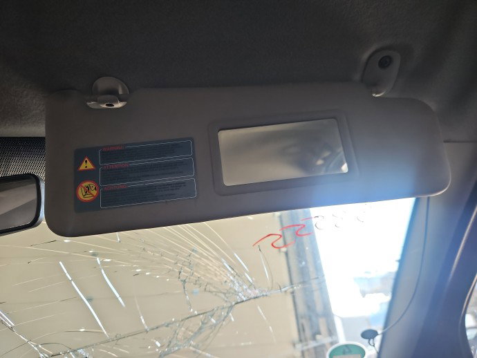 Parasolar dreapta Dacia Sandero [Fabr 2008-2012] OEM