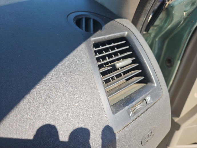 Grila aerisire centrala dreapta Renault Megane 2 [Fabr 2002-2008]