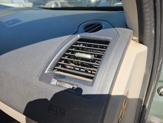 Grila aerisire centrala dreapta Renault Megane 2 [Fabr 2002-2008]