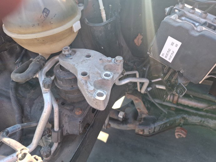 Suport motor Seat Ibiza 5 ST (6J8) [Fabr 2010-2017] OEM 1.4 TSI CGGB 63KW / 86CP