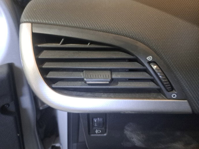 Grila aerisire stanga PEUGEOT 207 (WA) [Fabr 2006-2012] OEM