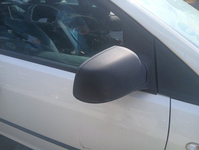 Carcasa oglinda dreapta Ford Focus 2 (DA) [Fabr 2004-2012] Break Frozen White