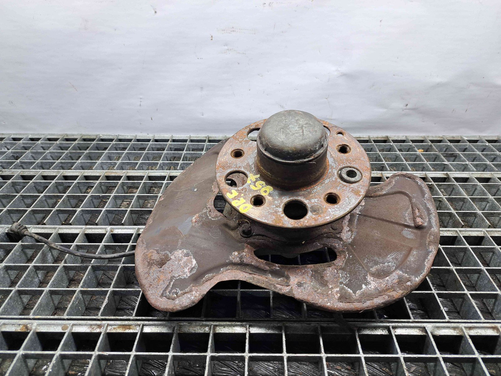 Fuzeta fata dreapta Mercedes Clasa CLK (C209) [Fabr 2002-2009] OEM 2.2 CDI 646966 2.2 CDI 646966 110KW / 150CP - imagine 1