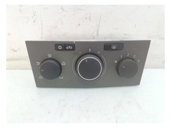 Panou clima Opel Zafira B 1.8 benz 13201300 2006-2011