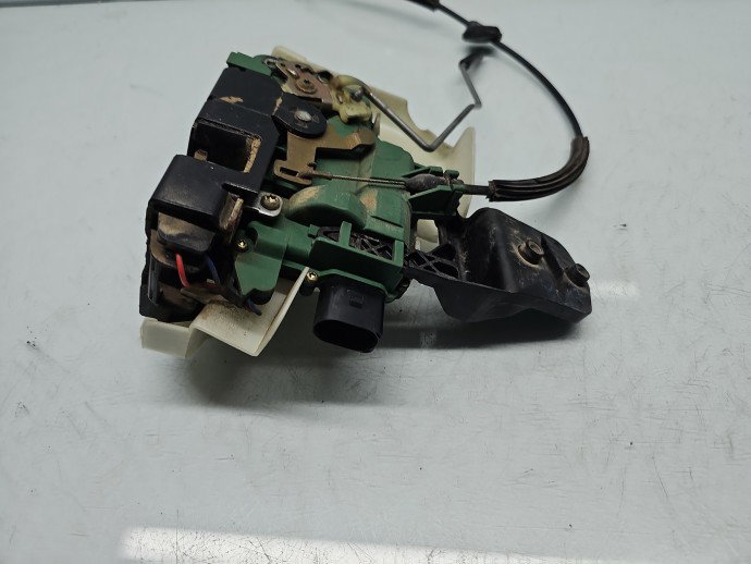 Broasca usa stanga fata Volkswagen Passat B5.5 (3B6) Variant [Fabr 2001-2005] Break OEM