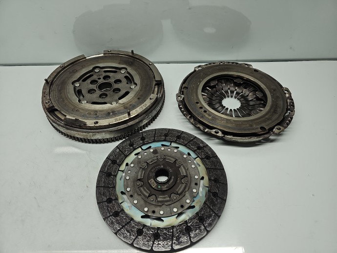 Kit ambreiaj volanta masa dubla Ford Focus 2 (DA) [Fabr 2004-2012] OEM