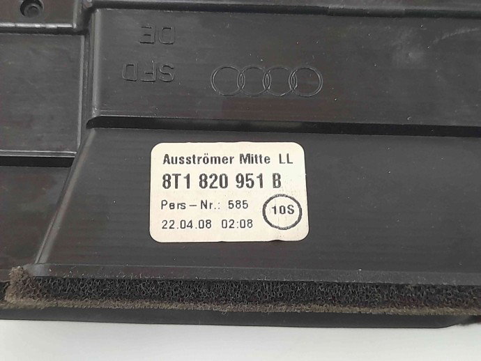 Grila aerisire centrala 8T1820951B Audi A4 (8K5, B8) [Fabr 2008-2015] 2.0 CAGB