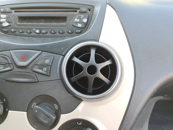Grila aerisire centrala dreapta Ford Ka (RU8) [Fabr 2008-2016] OEM