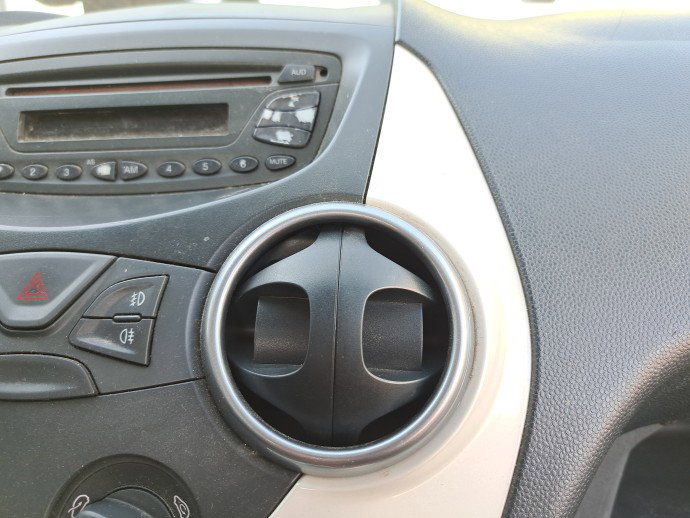 Grila aerisire centrala dreapta Ford Ka (RU8) [Fabr 2008-2016] OEM