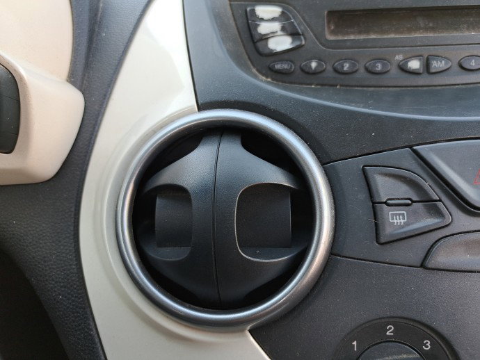 Grila aerisire centrala stanga Ford Ka (RU8) [Fabr 2008-2016] OEM