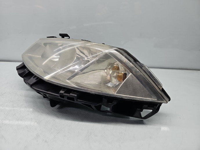 Far stanga Renault Megane 2 [Fabr 2002-2008] Berlina OEM