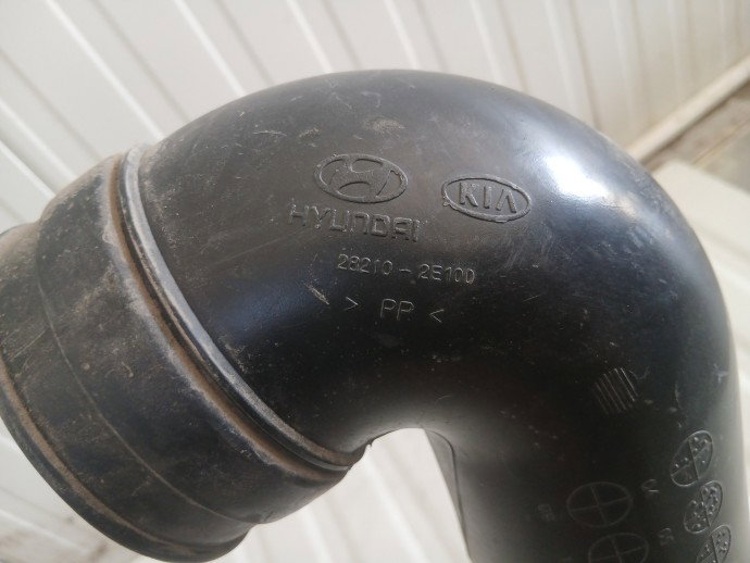 Tub admisie aer Hyundai Tucson (JM) [Fabr 2004-2010] 28310-2E100 2.0 Benz G4GC-G 104KW / 142CP