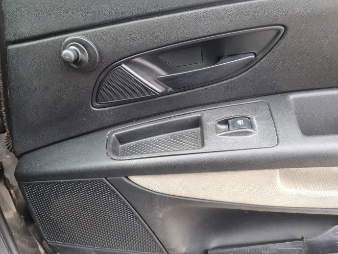 Buton geam dreapta fata Fiat Linea (323) [Fabr 2007-2012] OEM