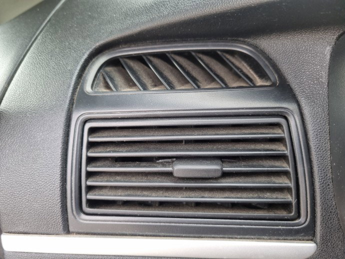 Grila aerisire stanga Fiat Linea (323) [Fabr 2007-2012] OEM