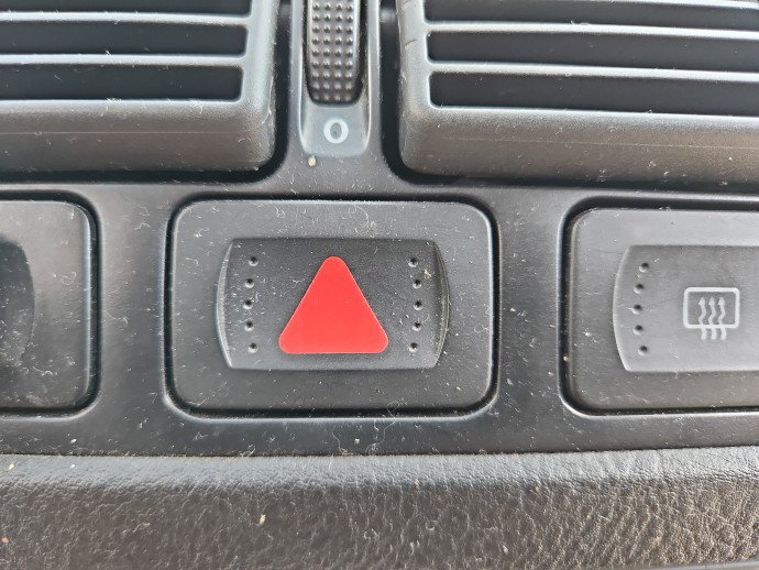 Buton avarii Volkswagen Golf 4 (1J1) [Fabr 1997-2004]