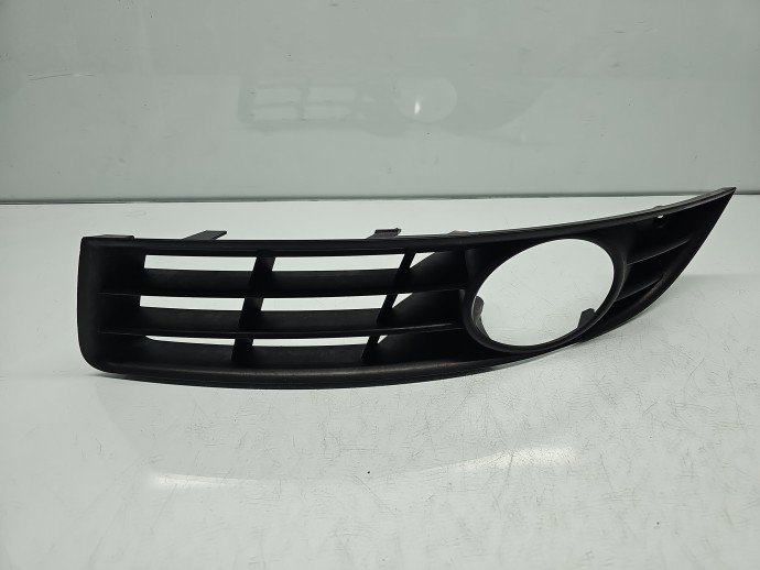 Grila proiector stanga Volkswagen Passat B6 (3C2) [Fabr 2005-2010] Sedan 3C0853665A