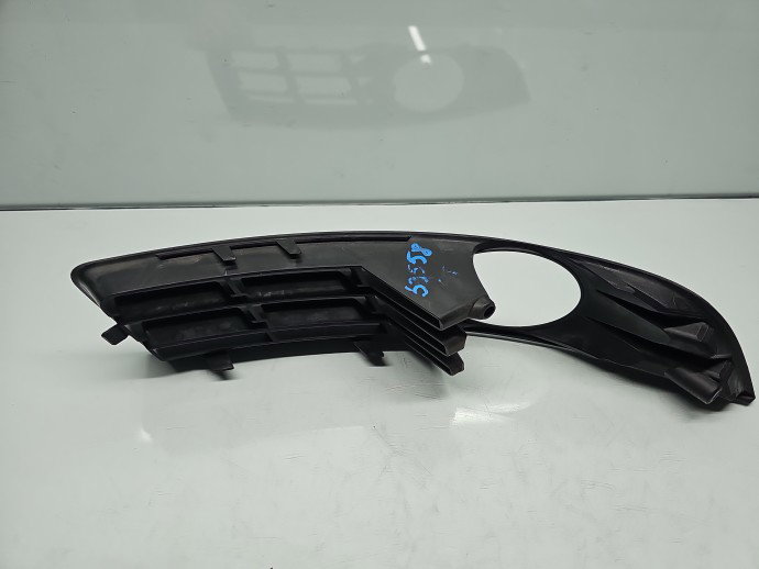 Grila proiector stanga Volkswagen Passat B6 (3C2) [Fabr 2005-2010] Sedan 3C0853665A