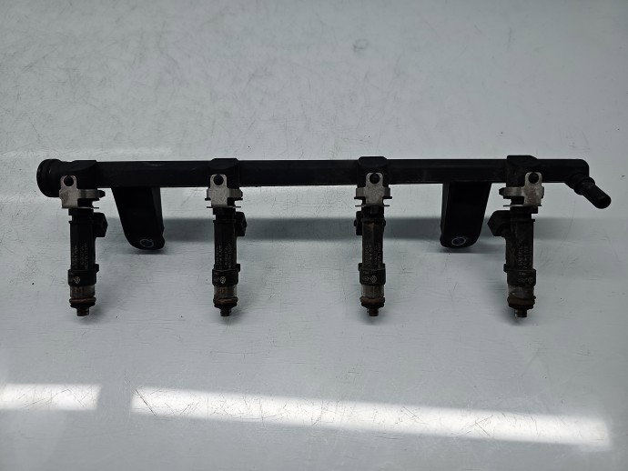 Rampa injectoare Dacia Logan (LS) [Fabr 2004-2012] 8200494284A 1.4 Benz K7J710 55KW / 75CP