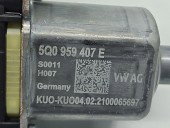 Motoras geam stanga spate Volkswagen Tiguan II (AX1) [Fabr 2016-2024] Break 5Q0959407E