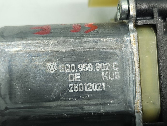Motoras geam stanga fata Volkswagen Tiguan II (AX1) [Fabr 2016-2024] Break 5Q0959802C