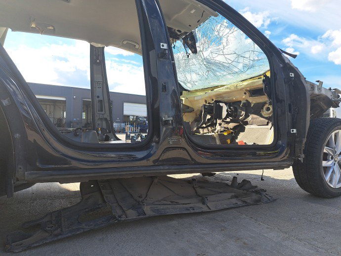 Prag lateral dreapta Volkswagen Tiguan II (AX1) [Fabr 2016-2024] Break OEM