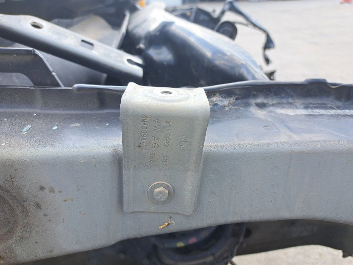 Suport aripa dreapta fata Volkswagen Tiguan II (AX1) [Fabr 2016-2024] Break 5NA809471A