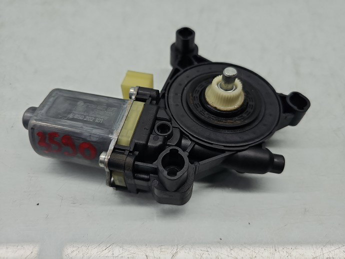Motoras geam dreapta fata Volkswagen Tiguan II (AX1) [Fabr 2016-2024] Break 5Q0959801C