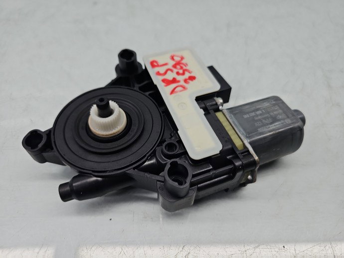 Motoras geam dreapta spate Volkswagen Tiguan II (AX1) [Fabr 2016-2024] Break 5Q0959408E