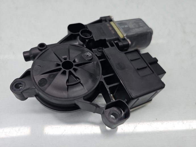 Motoras geam dreapta spate Volkswagen Tiguan II (AX1) [Fabr 2016-2024] Break 5Q0959408E